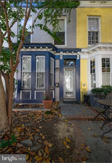 property at 1434 T St NW
