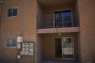 4635 Elk Springs Ave in Las Vegas, NV - Building Photo - Building Photo