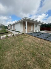 301 N 16th St, Unit A in McAllen, TX - Foto de edificio - Building Photo