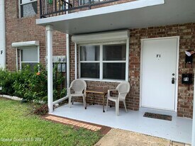 190 E Olmstead Dr in Titusville, FL - Building Photo