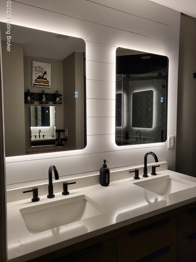 property at 3004 Linwood Ave