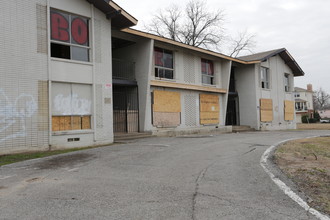 Westwood Apartments in Dallas, TX - Building Photo - Building Photo