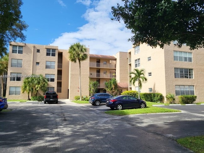 property at 9440 Live Oak Pl