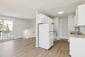 4809-4852 52 St in Olds, AB - Building Photo - Building Photo