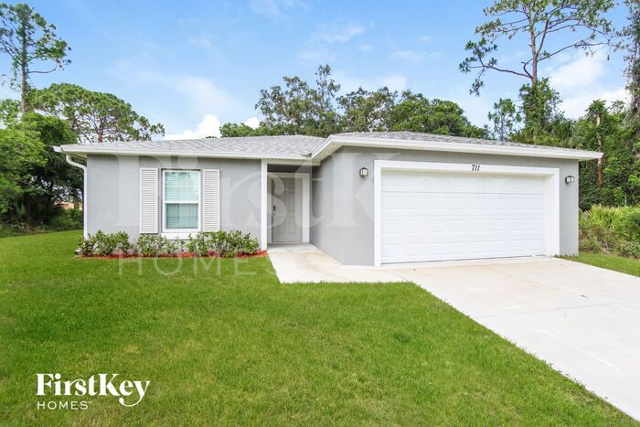 711 Alford St SE in Palm Bay, FL - Foto de edificio