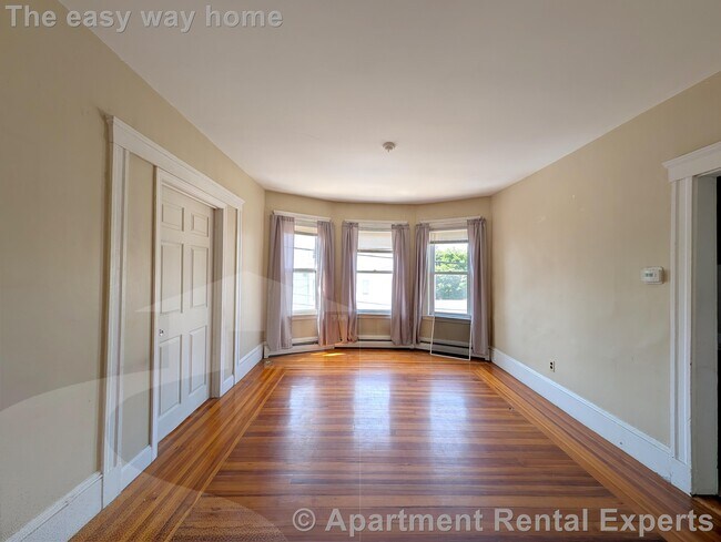 49 Conwell Ave, Unit #2 in Somerville, MA - Building Photo - Building Photo