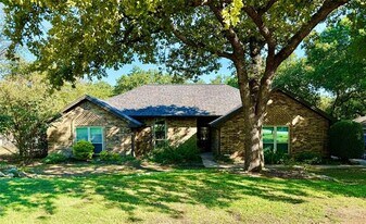 2001 Hickory Hollow Ln in Keller, TX - Building Photo