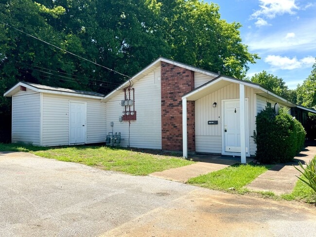 property at 2010 Fitzhugh St