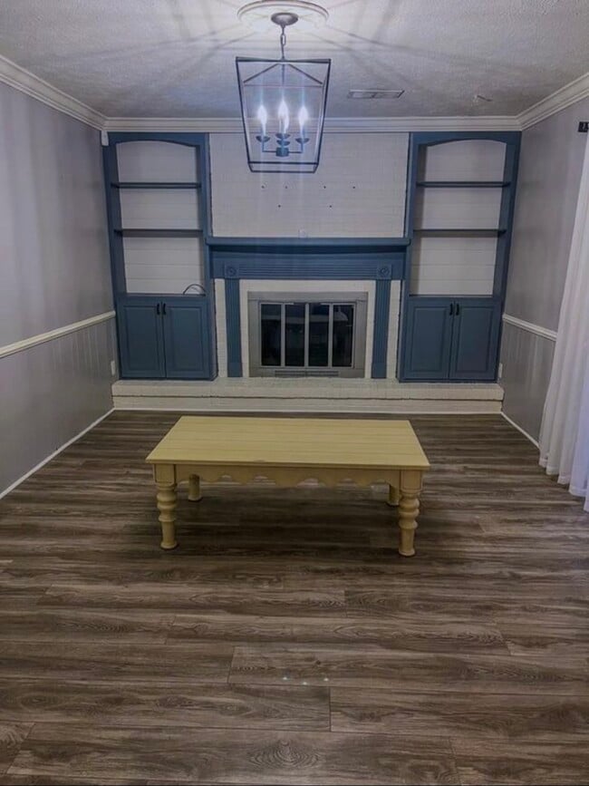 property at 130 Huntington Pl