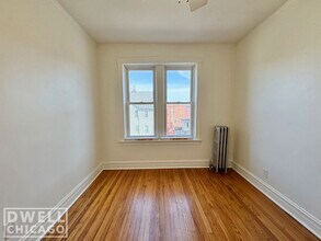 3229 W Dickens Ave, Unit 1 in Chicago, IL - Building Photo - Building Photo