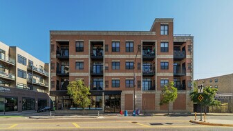 651 N Milwaukee Ave in Chicago, IL - Building Photo