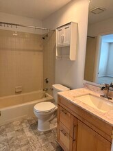 166 Old Brookfield Rd, Unit 17-3 in Danbury, CT - Building Photo - Building Photo