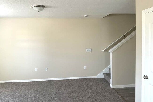 property at 202 Gladiola Ct