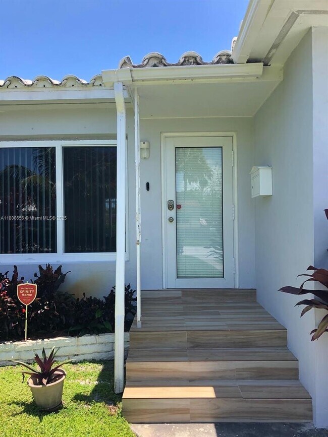 1538 Funston St in Hollywood, FL - Foto de edificio - Building Photo