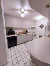 1687 Pensacola St in Honolulu, HI - Building Photo - Building Photo