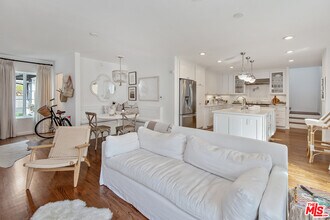 426 Venice Way in Los Angeles, CA - Building Photo - Building Photo