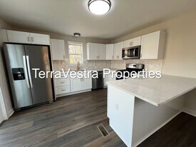 100 Jerrys Ave in Clayton, NJ - Building Photo