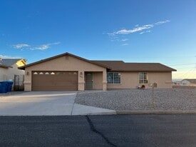 3240 Medicine Bow Dr in Lake Havasu City, AZ - Building Photo