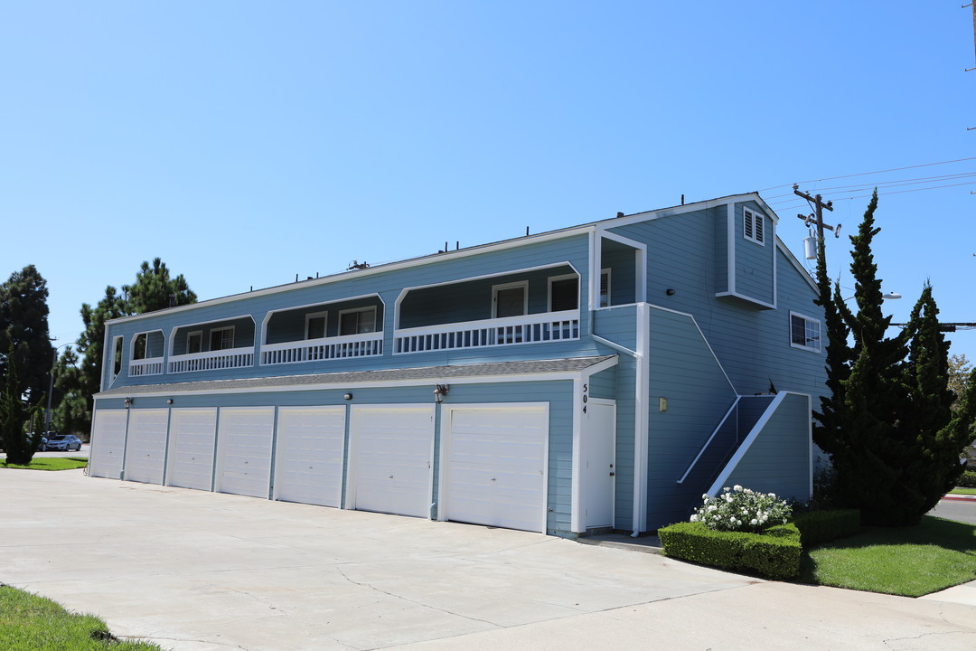 504 Clay Ave in Huntington Beach, CA - Building Photo