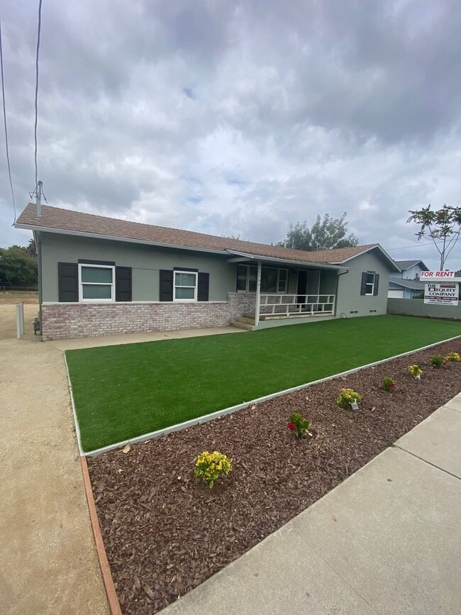 property at 744 E Chase Ave