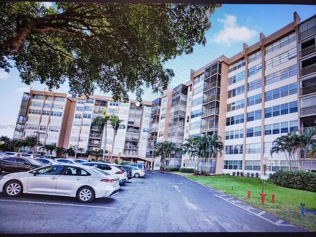 property at 1200 Saint Charles Pl