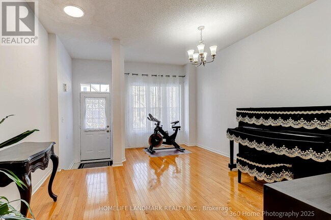 51 Lebovic Dr in Richmond Hill, ON - Building Photo - Building Photo