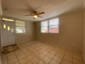 219 12th St in Holly Hill, FL - Building Photo - Building Photo