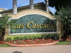 11232 NW 54th Terrace in Doral, FL - Building Photo - Building Photo