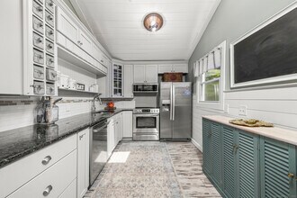 85 Lake Dr in New Milford, CT - Building Photo - Building Photo