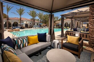 Passage Buena Vista in Vista, CA - Foto de edificio - Building Photo