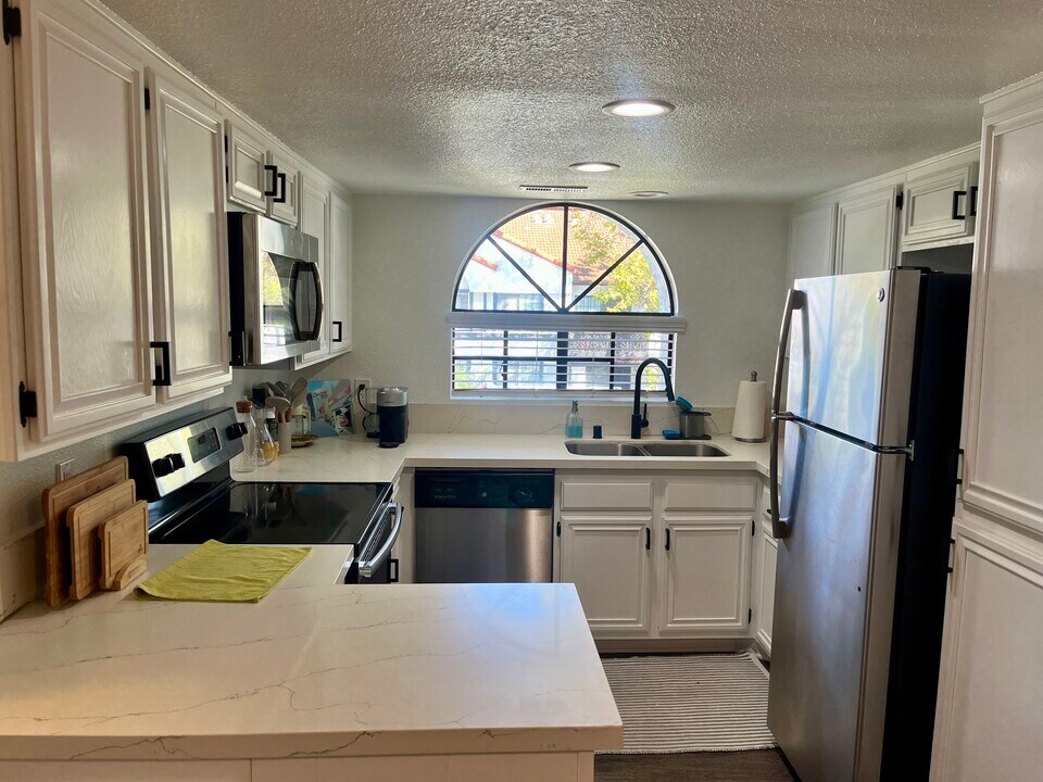 110 Via Solaro, Unit 110 in Encinitas, CA - Building Photo