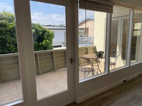 35 Ximeno Ave in Long Beach, CA - Building Photo - Building Photo