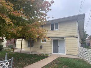 5001-5005 Meredeth St in Lincoln, NE - Building Photo - Building Photo