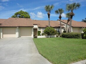 1211 Capri Isles Blvd in Venice, FL - Building Photo - Building Photo