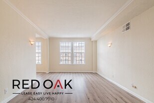 5640 Franklin Ave in Los Angeles, CA - Building Photo