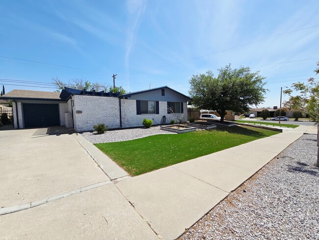 204 Stratus Rd in El Paso, TX - Building Photo - Building Photo