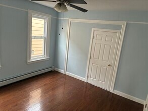 218 Freeman Ave in Jersey City, NJ - Building Photo - Building Photo