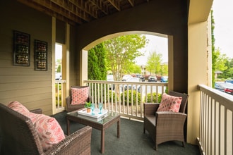 Ansley Falls Apartment Homes in Charlotte, NC - Foto de edificio - Building Photo