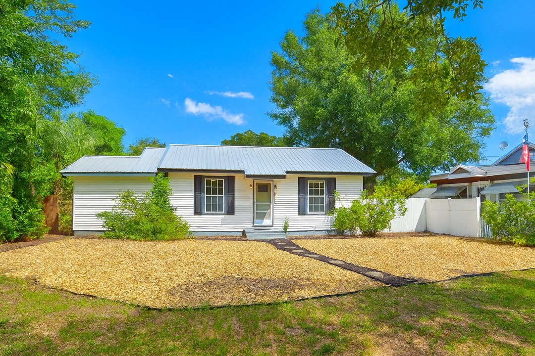 407 E Polk Ave in Lake Wales, FL - Building Photo
