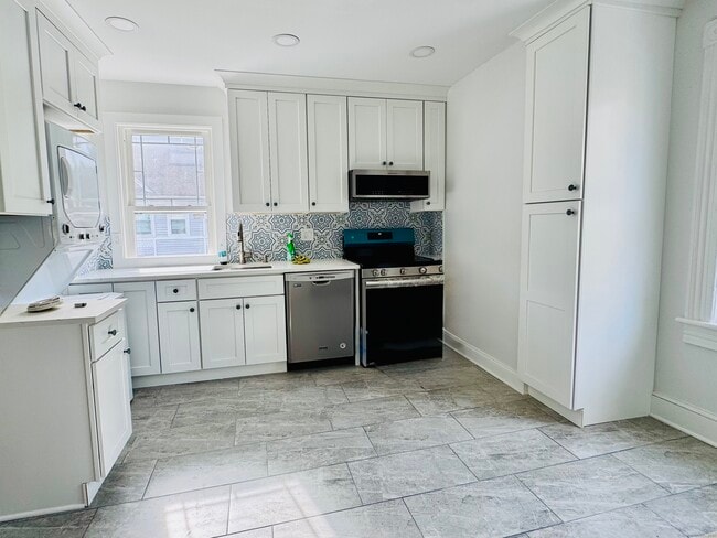 66 Church Ln in Westport, CT - Building Photo - Building Photo