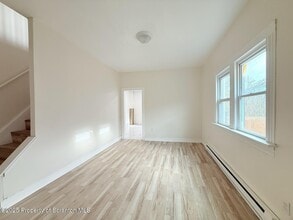 210 Center Ave in Plymouth, PA - Building Photo - Building Photo