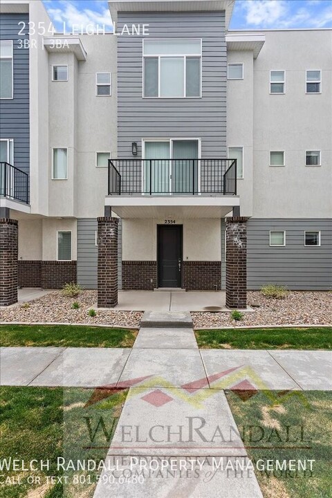 2354 Leigh Ln in West Haven, UT - Foto de edificio