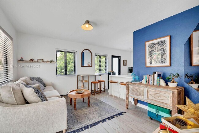 595 NW 101st St in Miami, FL - Building Photo - Building Photo