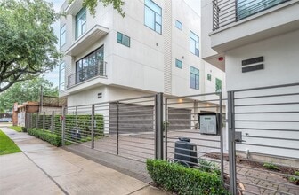 1004 California St in Houston, TX - Building Photo - Building Photo