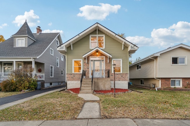 property at 1106 Rose Ave