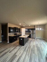 14051 Wood Valley Dr in Omaha, NE - Building Photo - Building Photo