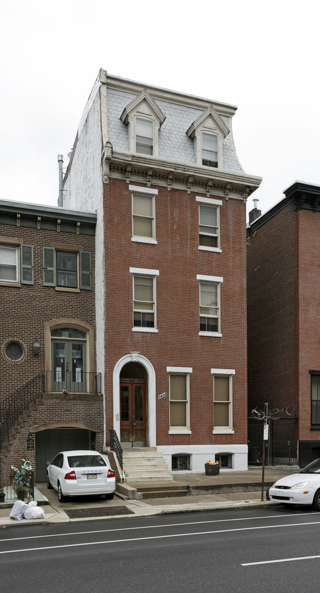 2021 Spring Garden St in Philadelphia, PA - Foto de edificio - Building Photo