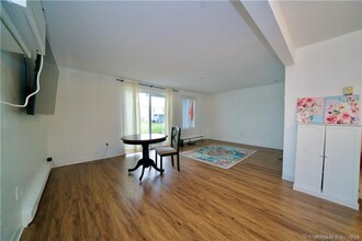 15 Cinnamon Spring in South Windsor, CT - Building Photo - Building Photo