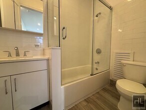 WEST 9 AVE in New York, NY - Building Photo - Building Photo