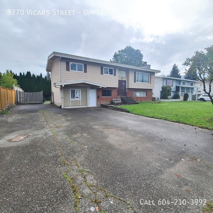 8770 Vicars St in Chilliwack, BC - Building Photo